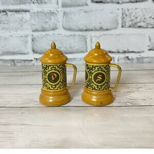 Vintage Wooden Beer Stein Salt and Pepper Shakers Light Wood/Green Cork Bottom